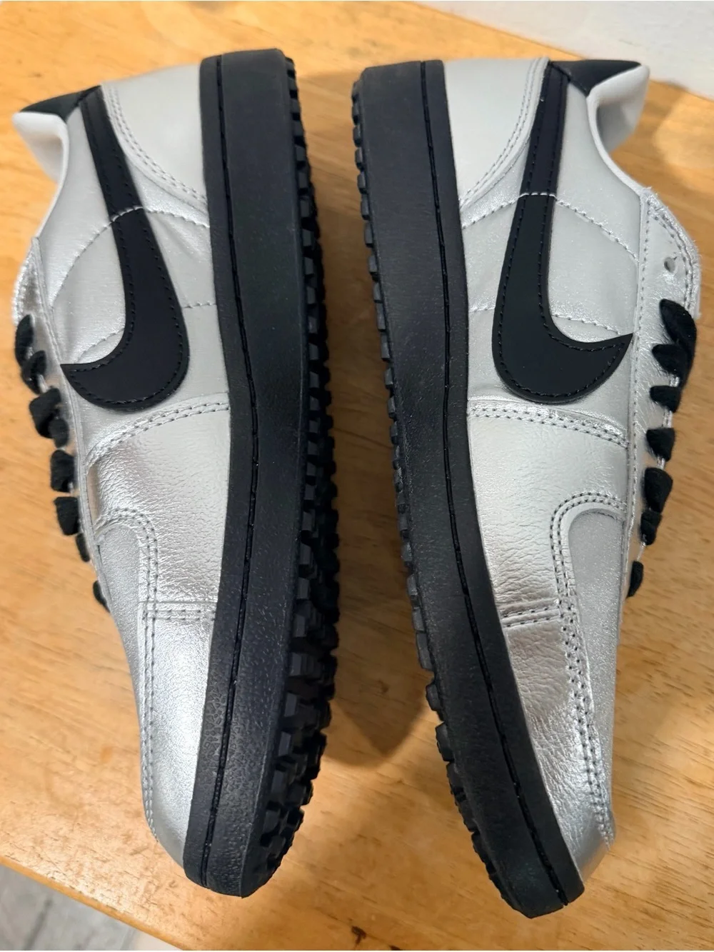 New - Nike Field women size US 8.5
